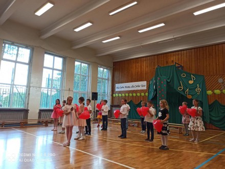 Występy z okazji Święta Rodziny  klasy 2b i 2c
