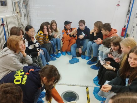 Klasy 7 zwiedzają Stację Kosmiczną YSS