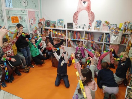 Klasy 3b i 2c z wizytą w Bibliotece Kraków- Filia nr 10