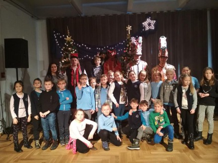 DAWNE I WSPÓŁCZESNE ZWYCZAJE ŚWIĄT BOŻEGO NARODZENIA