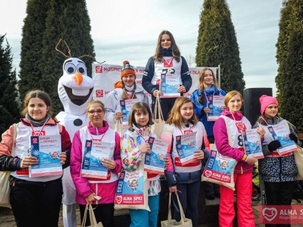 Na nartach po uśmiech – Wolontariusze podczas VI edycji zawodów „Szkoła z pasją pomagania”