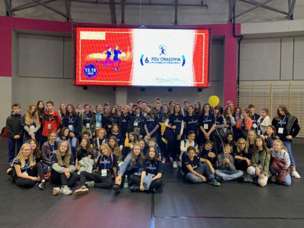 Wolontariusze podczas 6 PZU Cracovia Półmaratonu Królewskiego