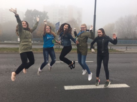 Wolontariusze podczas 5 PZU Półmaratonu Królewskiego