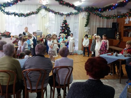 ŚWIĄTECZNY WYSTĘP DLA SENIORÓW