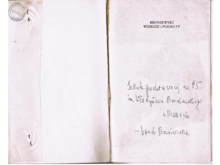 KSIĄŻKI  Z AUTOGRAFEM W ZBIORACH BIBLIOTEKI SZKOLNEJ