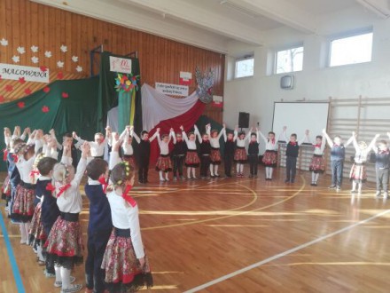 Polska tańcem malowana