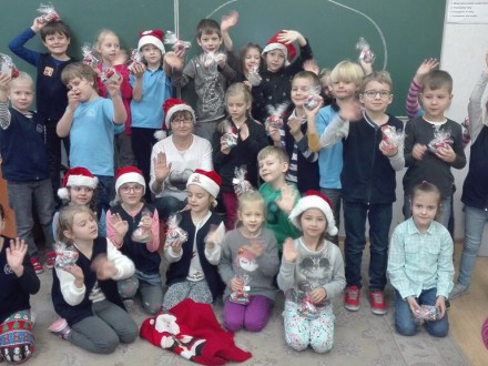Odwiedziny św. Mikołaj w kl. 1b
