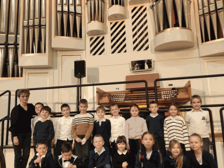 Uczniowie klas pierwszych na koncercie w Filharmonii Krakowskiej