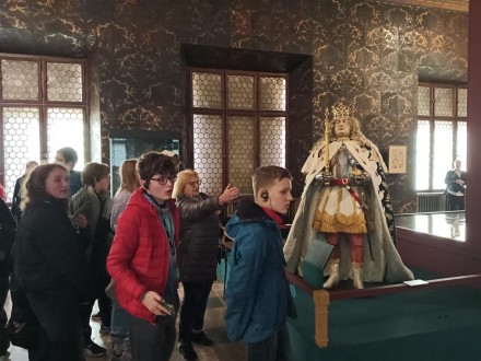 Wystawa „Niech żyje król!”- uczestnicy konkursu historycznego na Wawelu