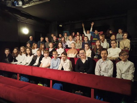 Wyjście klasy 5e i 6c do teatru