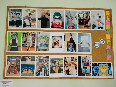 „Sleeveface – ubierz się w książkę”,