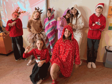 Świąteczny projekt edukacyjny z języka angielskiego w klasach 8a, 8f, 6b i 5c