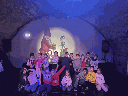 Wizyta klasy 1a w teatrze cieni.