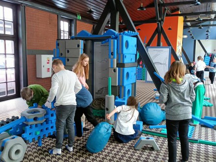 Wycieczka klasy 4d do Muzeum Inżynierii i Techniki.