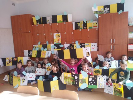 Warsztaty czytelnicze w ramach projektu edukacyjnego „Pszczoły, czułe czułki”.
