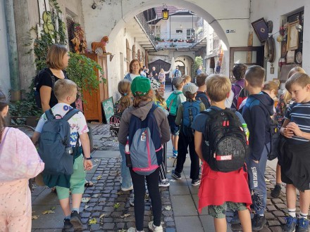 Klasa 3a poznaje krakowski Kazimierz