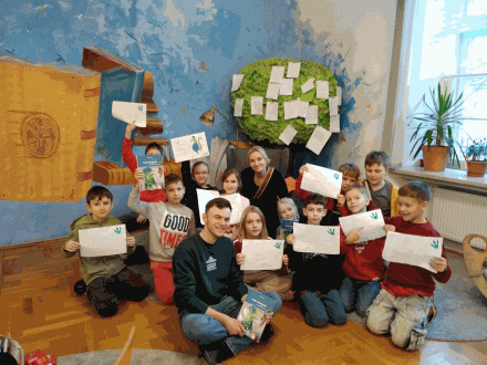 Klasa 3c na spotkaniu  autorskim  panem Sviatoslavem Chernii