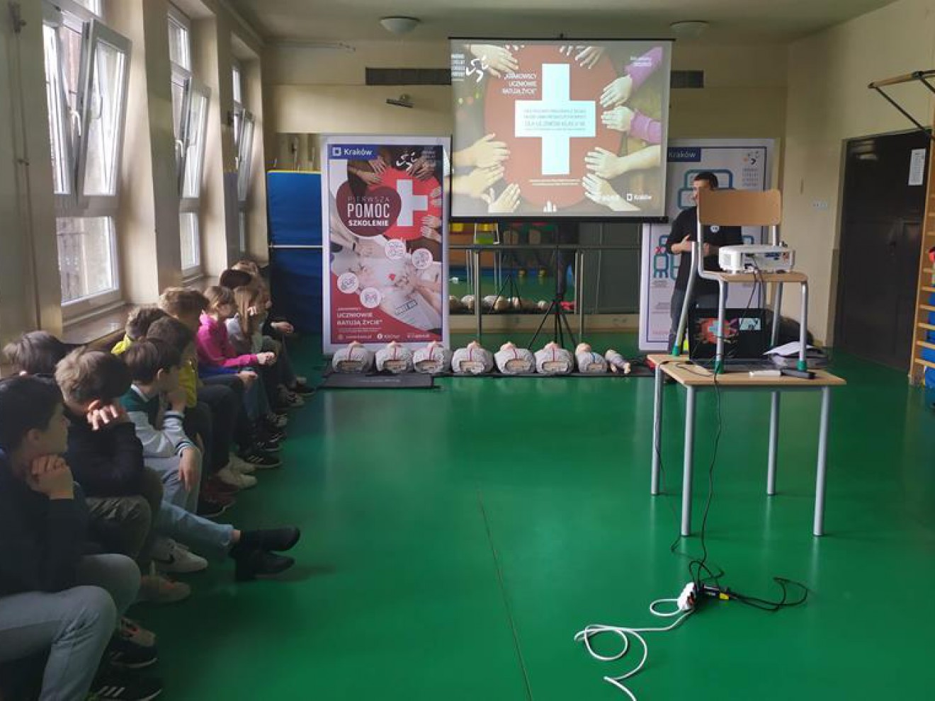 Krakowscy uczniowie ratują życie