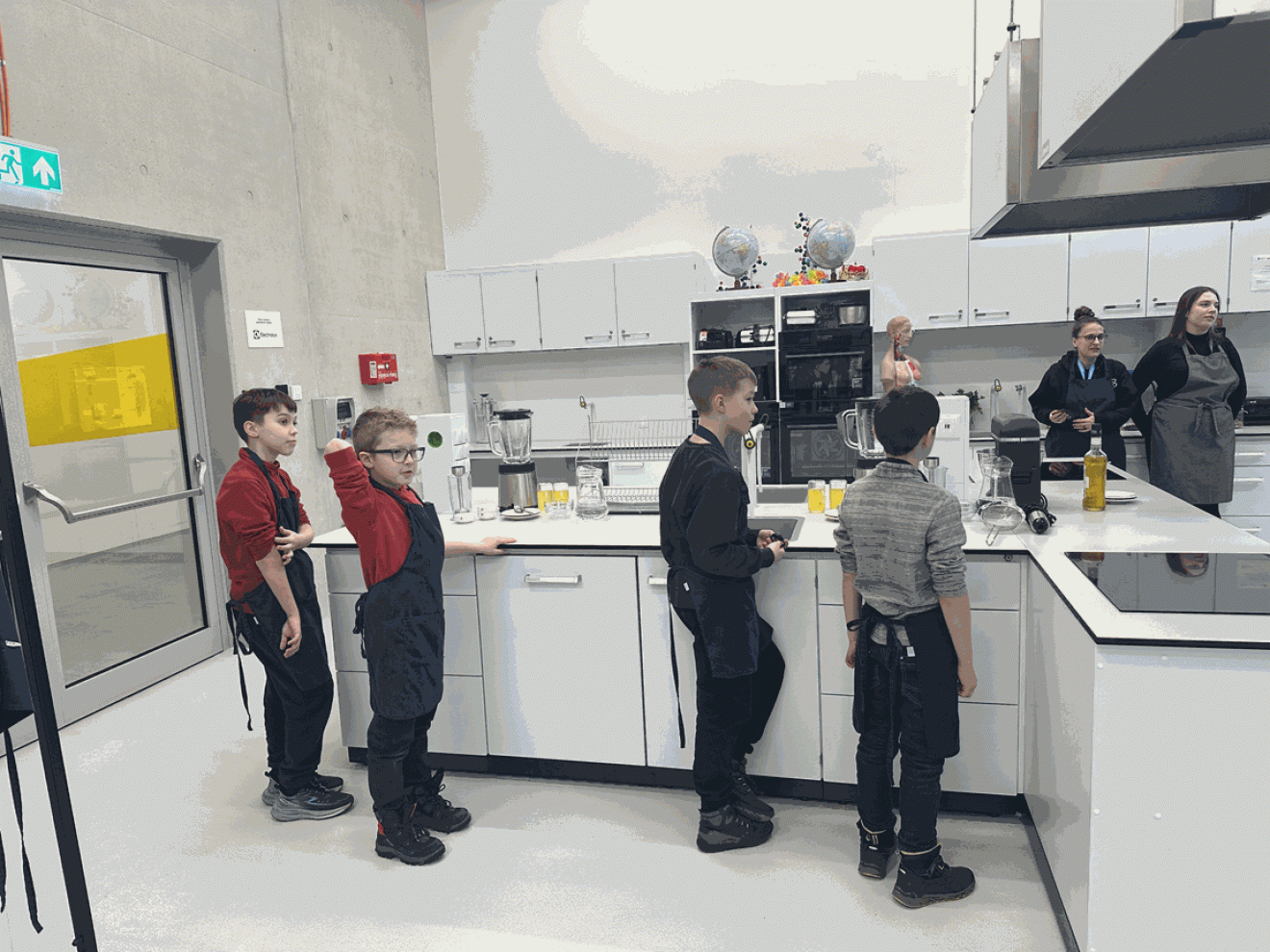 Kuchnia przyszłości- klasa 4a na warsztatach w Małopolskim Centrum Nauki Cogiteon
