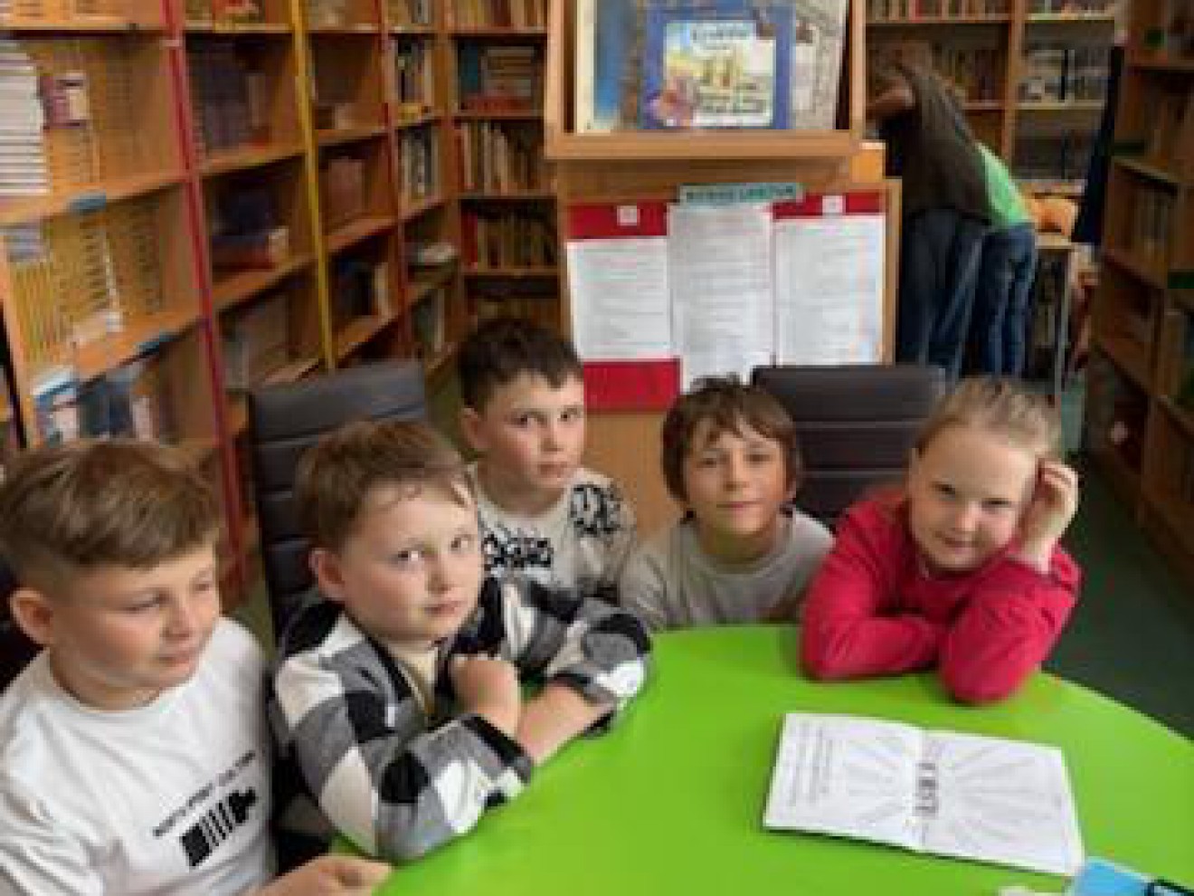 Różni możemy więcej- gra biblioteczna dla klasy 1