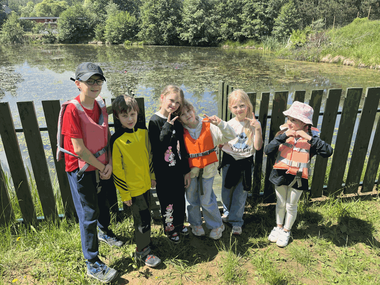 Wycieczka klas pierwszych do „Wodnych ogrodów”