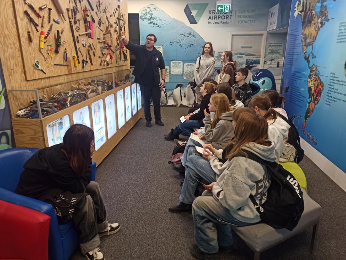 Wycieczkakl.6e na lotnisko w  Balicach