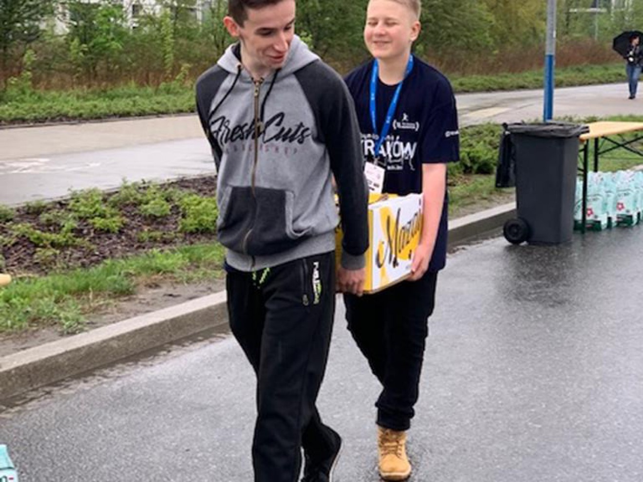 Wolontariusze podczas 18 Cracovia Maraton