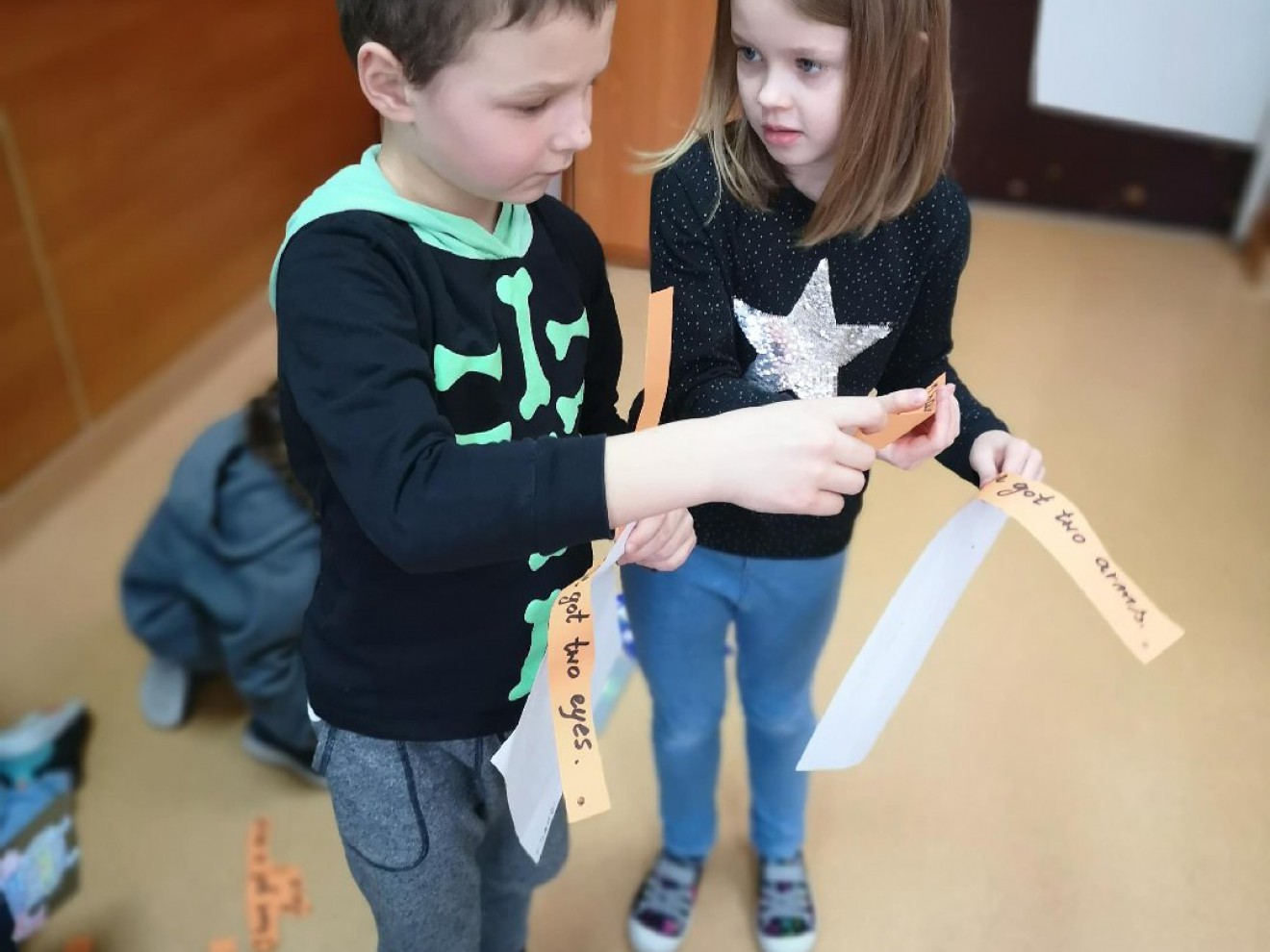 „Stworki uczą języka angielskiego”