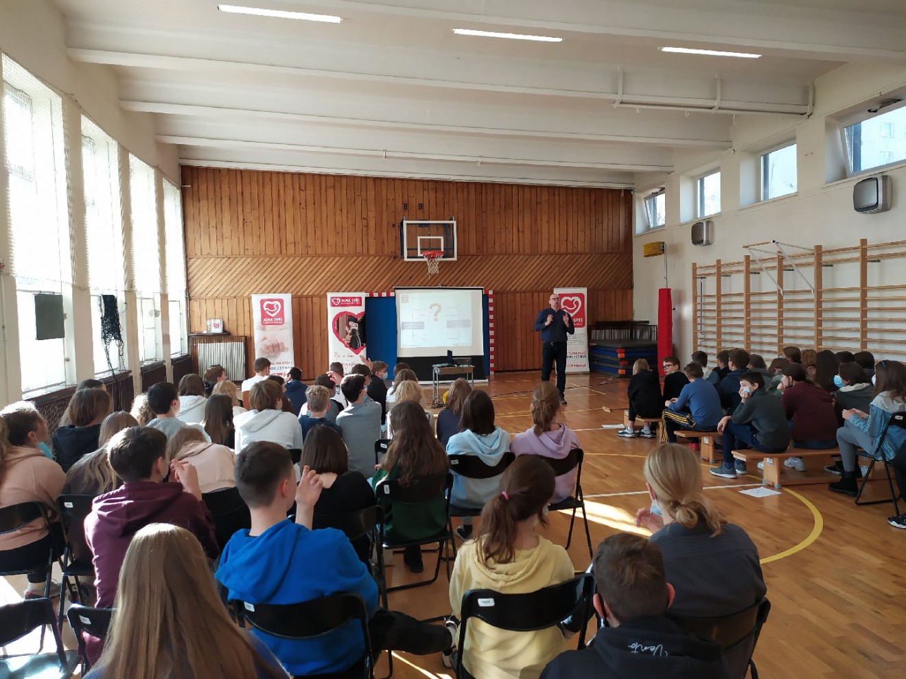 Spotkanie  Szkolnego Klubu Wolontariatu z pracownikiem Hospicjum dla Dzieci