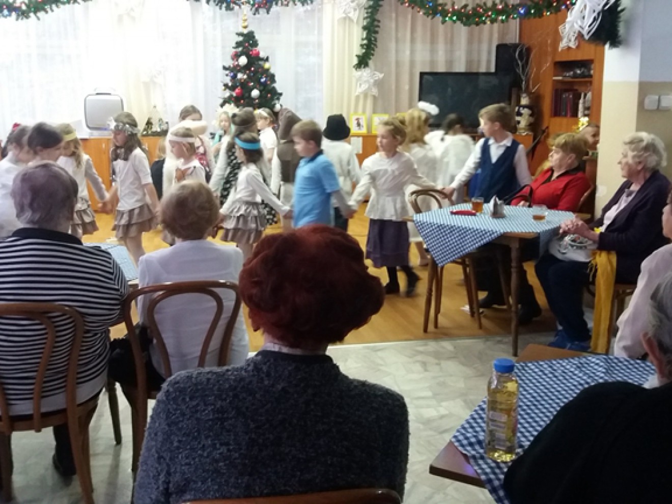 ŚWIĄTECZNY WYSTĘP DLA SENIORÓW