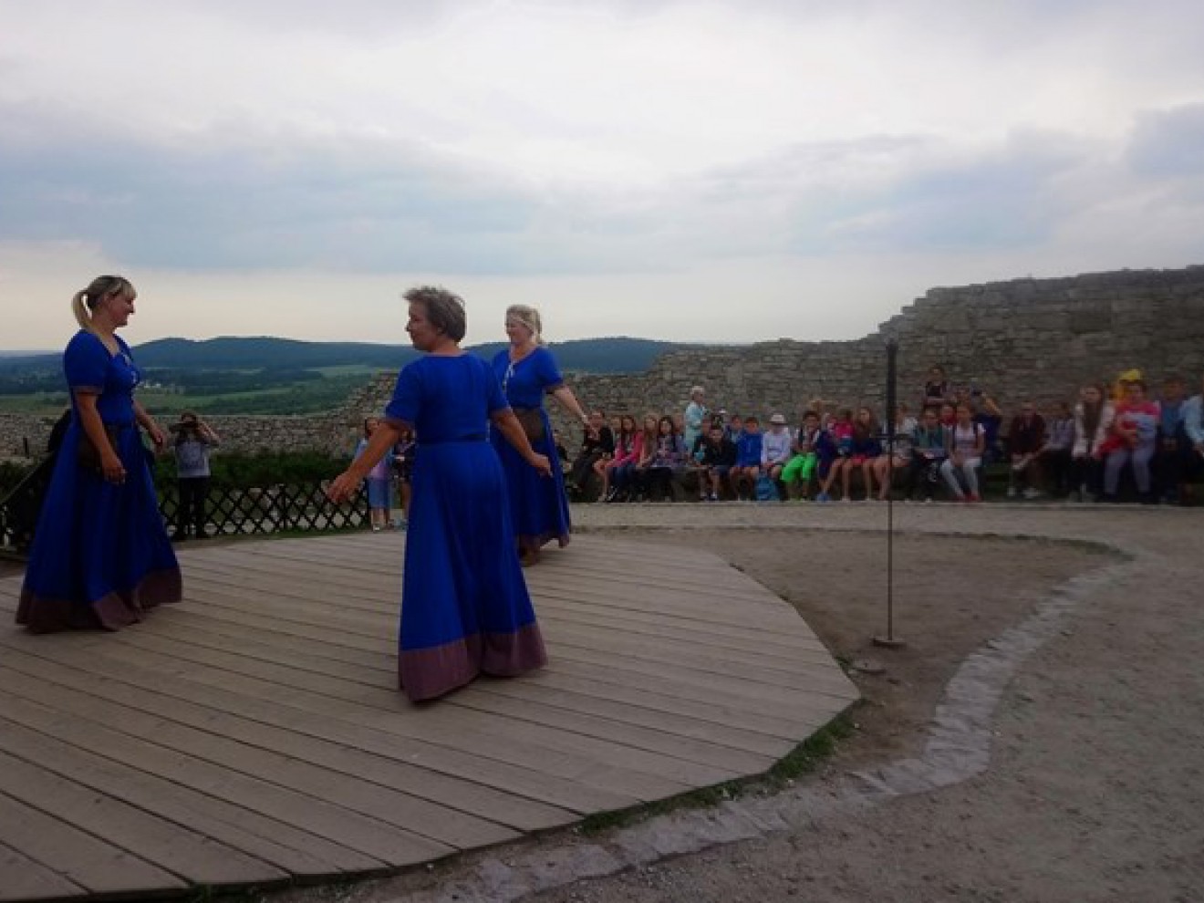 klasa 5b w Górach Świętokrzyskich 