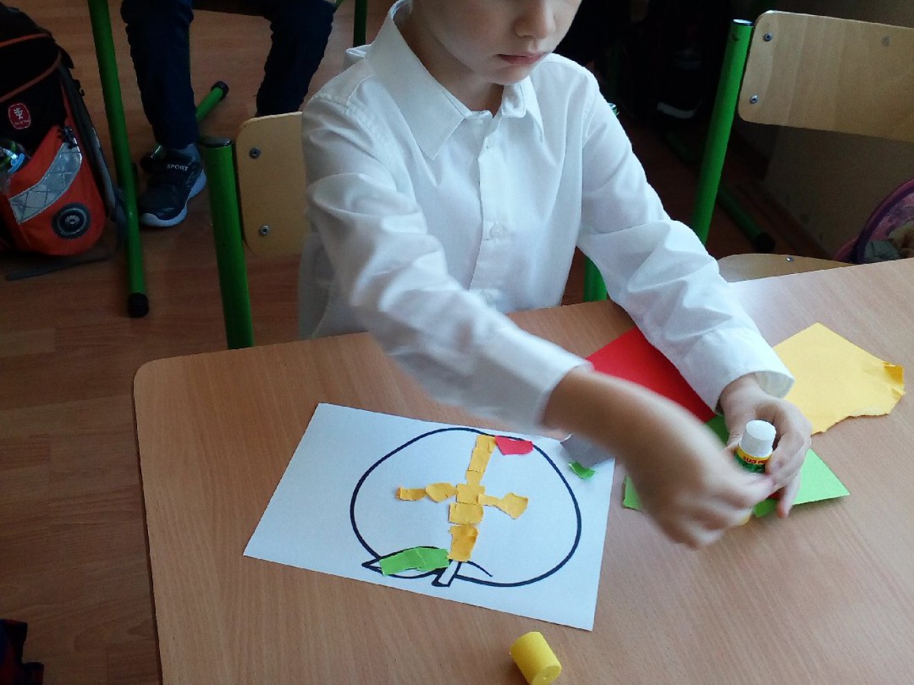 Wszyscy jabłka chętnie jemy i Dzień Jabłka świętujemy!